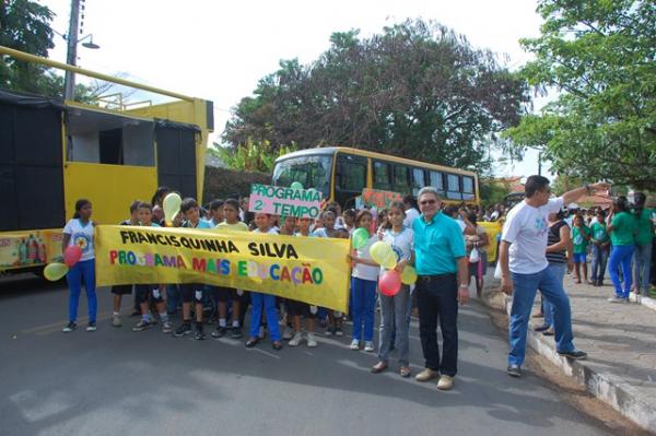 Floriano comemora 4 anos do Programa Mais Educa&ccedil;&atilde;o.(Imagem:Waldemir Miranda)