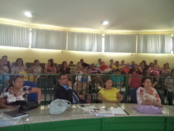 Servidores da educação encaminham pauta de reivindicações à gestão municipal