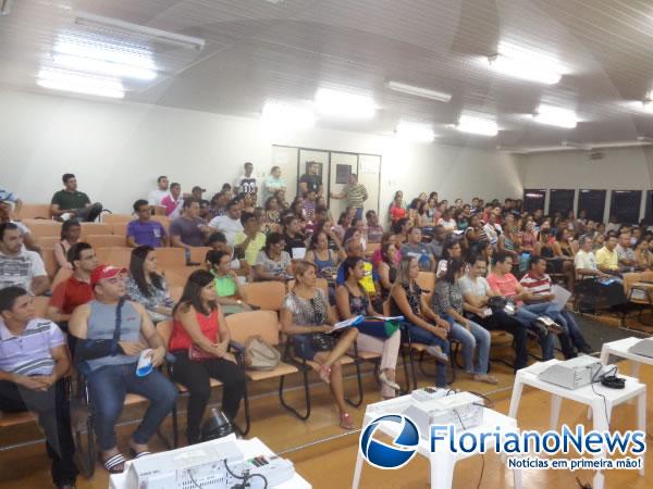 Mes&aacute;rio recebem treinamento.(Imagem:FlorianoNews)