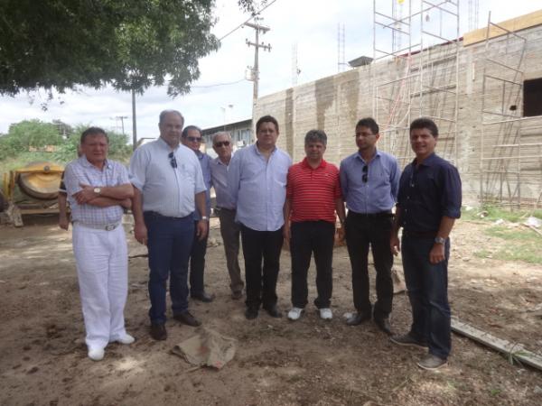 Secretário Estadual de Saúde realizou inspeção em obras do setor de saúde de Floriano.(Imagem:FlorianoNews)