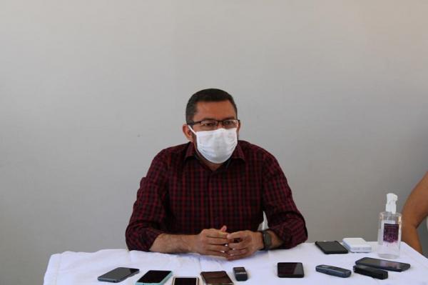 A coordenadora também disse que outro problema que aumenta a disseminação do vírus em Picos são as filas nas agências bancárias para o pagamento do auxílio emergêncial. ?Picos t(Imagem:Reprodução)