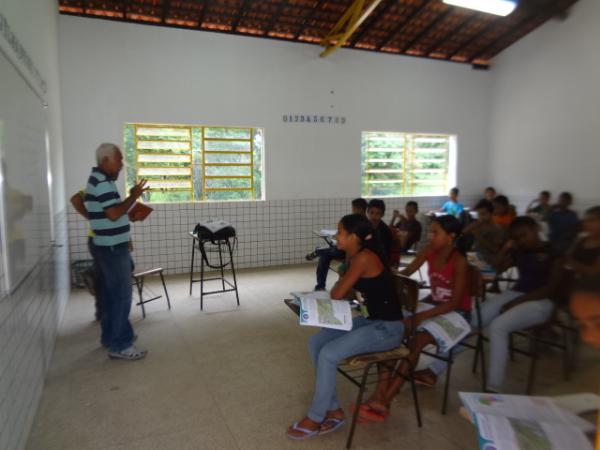 Comiss&atilde;o organizadora d&aacute; pontap&eacute; inicial para o Festival de Cantores Estudantis 2012.(Imagem:FlorianoNews)