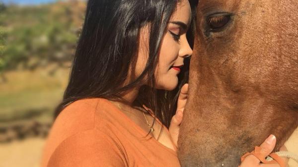 Universit&aacute;ria Danielle Oliveira Silva foi encontrada morta, despida, nas proximidades do s&iacute;tio da fam&iacute;lia, em Pedra Branca.(Imagem: Arquivo Pessoal)