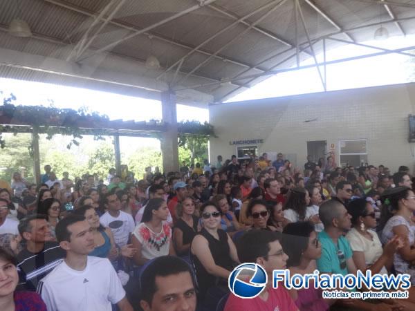 Amauri Juc&aacute; se apresentou na segunda edi&ccedil;&atilde;o do Projeto SESC Riso em Floriano.(Imagem:FlorianoNews)