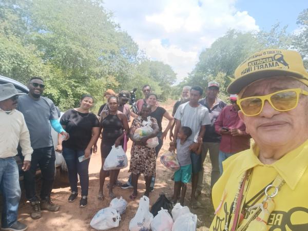 Repórter Amarelinho realiza ação social em comunidades rurais de Floriano.(Imagem:FlorianoNews)