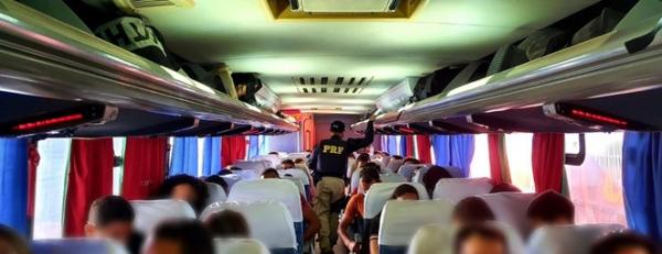A&ccedil;&atilde;o educativa no terminal rodovi&aacute;rio de Teresina.(Imagem:Divulga&ccedil;&atilde;o/PRF)