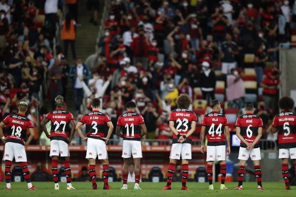 Três jogadores estão sem prazo de retorno ao time do Flamengo