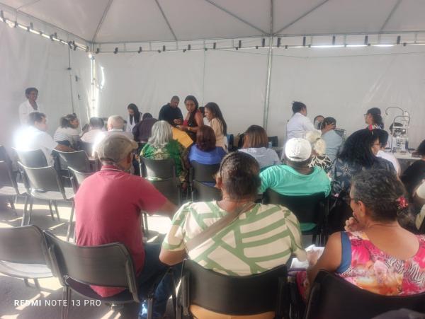  Prefeito Ant&ocirc;nio Reis visita Carreta da Oftalmologia e destaca amplia&ccedil;&atilde;o de atendimentos para Floriano e regi&atilde;o(Imagem:FlorianoNews)