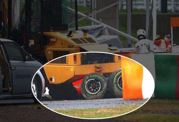 Jules Bianchi bateu com Marussia em trator durante GP do Jap&atilde;o.(Imagem:Getty Images)