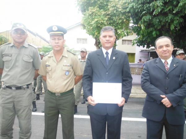 Polícia Militar realizou formatura e prestou homenagens em Floriano