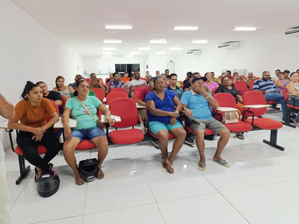 Reuni&atilde;o alinha detalhes com ambulantes para o Z&eacute; Pereira de Bar&atilde;o de Graja&uacute;, garantindo organiza&ccedil;&atilde;o e seguran&ccedil;a.(Imagem:FlorianoNews)