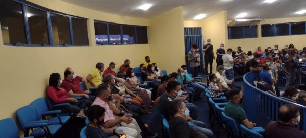 C&acirc;mara de Floriano encerra ano Legislativo com aprova&ccedil;&atilde;o de projeto que cria cargos comissionados.(Imagem:FlorianoNews)