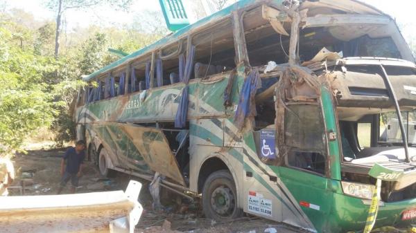  Acidente com &ocirc;nibus deuixou novepessoas mortas. (Imagem:Divulga&ccedil;&atilde;o/PRF)