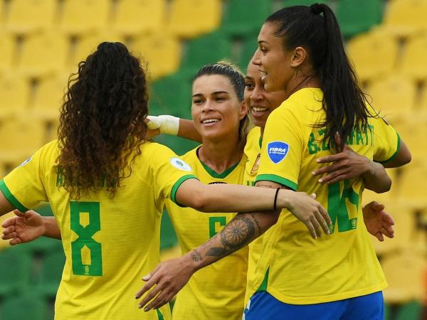 Seleção feminina assume liderança após vencer o Uruguai