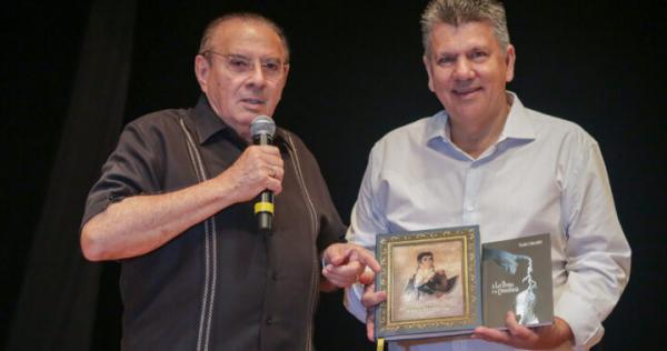 Diretor-geral do Sesc visita Sesc no Piauí e recebe homenagem