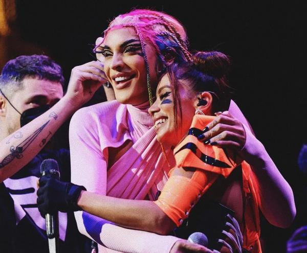 Pabllo Vittar diz que vai gravar clipe com Anitta de "Balinha de coração"