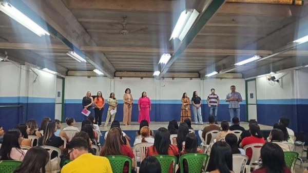 Com início do 2º semestre letivo nesta terça (4), Educação em Floriano acolhe novos professores concursados nas escolas(Imagem:Secom)