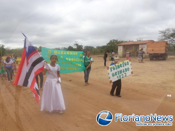 Realizada 1&ordf; Parada C&iacute;vica das escolas do campo de Bar&atilde;o de Graja&uacute;.(Imagem:FlorianoNews)