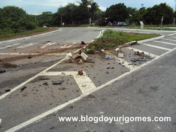 Colis&atilde;o envolvendo caminh&atilde;o e autom&oacute;vel deixa um morto na BR-343.(Imagem:Blog do Yuri Gomes)