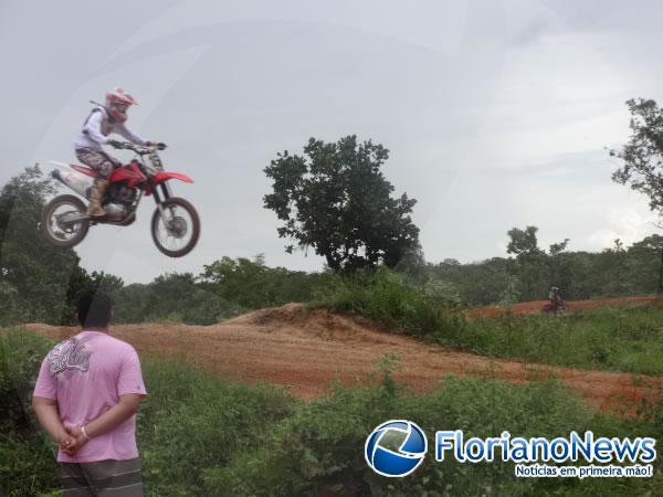 Emo&ccedil;&atilde;o em duas rodas e muita adrenalina marcaram o I Motocross Arena Show de Floriano.(Imagem:FlorianoNews)