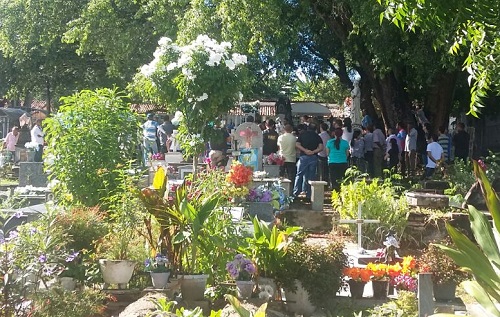 Sepultamento de radialista florianense é prestigiado por parentes e amigos