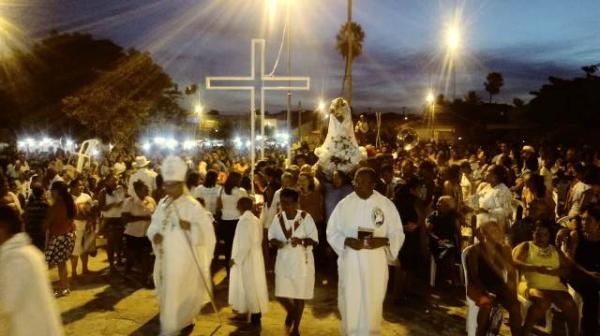  Prociss&atilde;o e missa campal encerram os festejos de Nossa Senhora de Nazar&eacute;.(Imagem:FlorianoNews)
